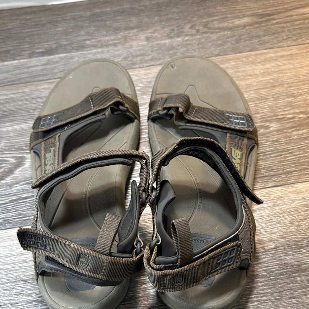 Teva Dark Brown Outdoor Sandals men’s 11 (s1)